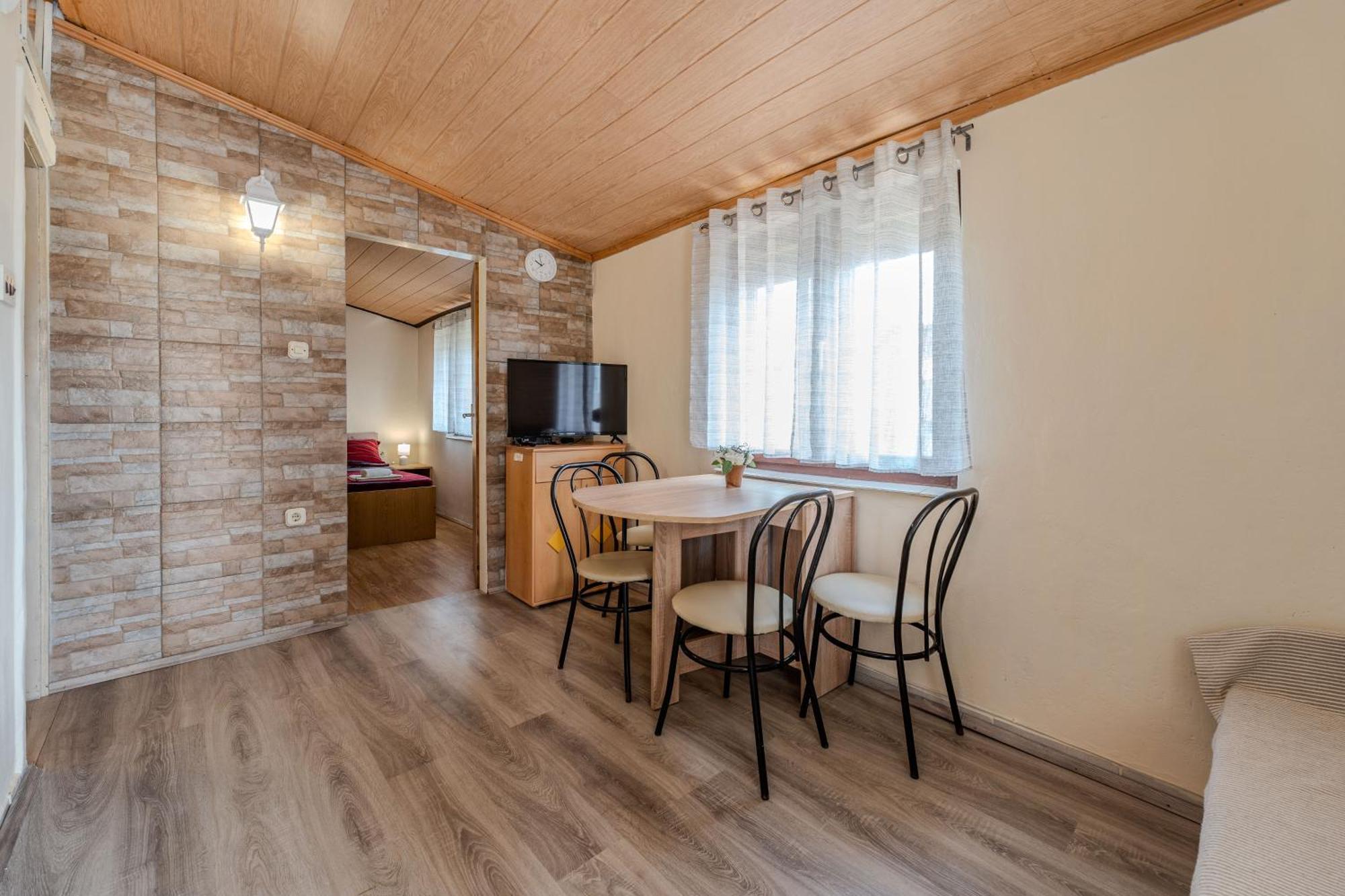 Apartmani Prpic 비르 외부 사진
